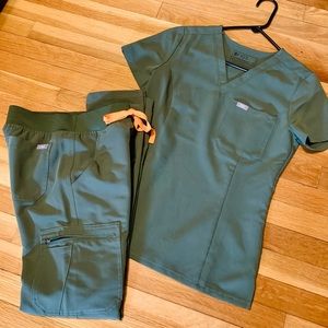XXS Figs Scrubs Set. Moss color. Catarina One Pocket top and Yola Skinny Pants.